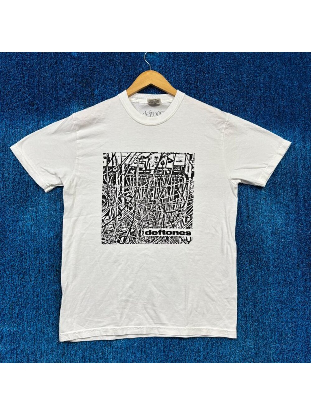 Deftones White Rock T-Shirt Size Medium